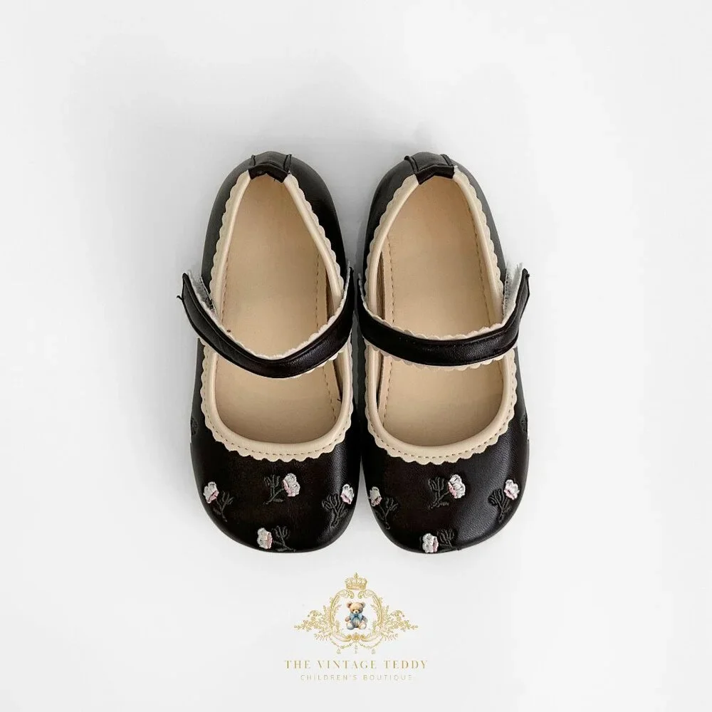 NWT Pretty Girls Mary Jane Flats Embroidered Cute Children's Shoes Brown 11